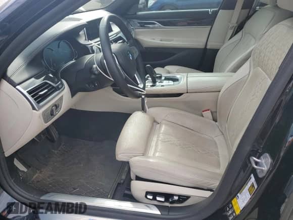 2019 BMW 7 Series 750i xDrive with VIN WBA7F2C58KB239624, listed as a Copart auction lot 53781025 with 87,894 mi miles and Salvage title. Bid and sale history available at DreamBid. Image 7.