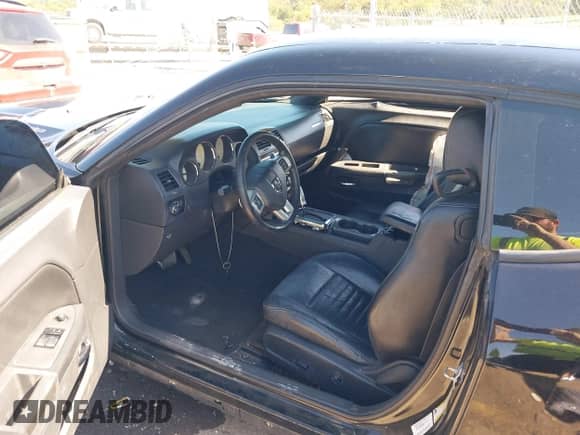 2012 Dodge Challenger R/T Plus with VIN 2C3CDYBTXCH137653, listed as a IAAI auction lot 43370417 with Not provided miles and . Bid and sale history available at DreamBid. Image 5.