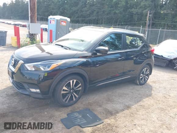 2020 Nissan Kicks SR z VIN 3N1CP5DV2LL533716, wystawiony jako IAAI lot #43085664 z przebiegiem 65 396 mil mil oraz . Historia ofert i sprzedaży dostępna na DreamBid. Obrazek 2.