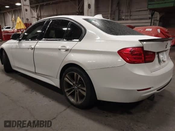 2013 BMW 3 Series 335i с VIN WBA3A9G50DNP37947, выставлен на аукционе IAAI как лот 41568877 с пробегом 82 467 миль миль и . История ставок и продаж доступна на DreamBid. Изображение 3.