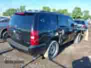 2008 Chevrolet Tahoe LTZ z VIN 1GNFK13018R259715, wystawiony jako IAAI lot #42642469 z przebiegiem 208 452 mil mil oraz . Historia ofert i sprzedaży dostępna na DreamBid. Obrazek 4.
