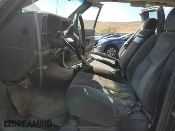 2005 Chevrolet Silverado 1500 LS z VIN 2GCEC19V651163006, wystawiony jako Copart lot #80392805 z przebiegiem 236 881 mil mil oraz Szkoda całkowita • Salvage title. Historia ofert i sprzedaży dostępna na DreamBid. Obrazek 7.