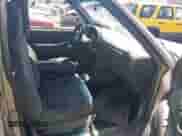 2002 Chevrolet S-10 LS с VIN 1GCDT13W32K156555, выставлен на аукционе IAAI как лот 42510251 с пробегом 242 589 миль миль и . История ставок и продаж доступна на DreamBid. Изображение 5.