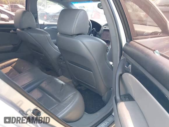 2006 Acura TL z VIN 19UUA66246A031962, wystawiony jako IAAI lot #42832021 z przebiegiem Nie podano mil oraz . Historia ofert i sprzedaży dostępna na DreamBid. Obrazek 8.