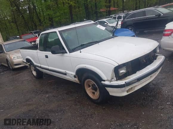 1994 Chevrolet S-10 LS с VIN 1GCCS19Z3R8141366, выставлен на аукционе IAAI как лот 41964754 с пробегом 191 756 миль миль и . История ставок и продаж доступна на DreamBid. Изображение 1.