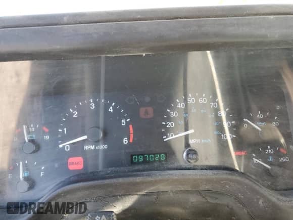 2000 Jeep Wrangler SE with VIN 1J4FA29P3YP705536, listed as a Copart auction lot 70344835 with 97,028 mi miles and Clean title. Bid and sale history available at DreamBid. Image 9.