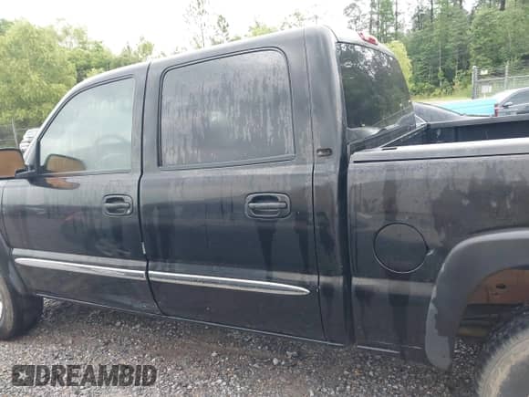 2004 GMC Sierra 1500 SLE with VIN 2GTEK13T941334257, listed as a IAAI auction lot 42199192 with 180,166 mi miles and . Bid and sale history available at DreamBid. Image 14.