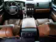 2010 Toyota Tundra Limited z VIN 5TFFY5F16AX089422, wystawiony jako Copart lot #85644454 z przebiegiem 322 973 mil mil oraz Czysty tytuł • Clean title. Historia ofert i sprzedaży dostępna na DreamBid. Obrazek 8.