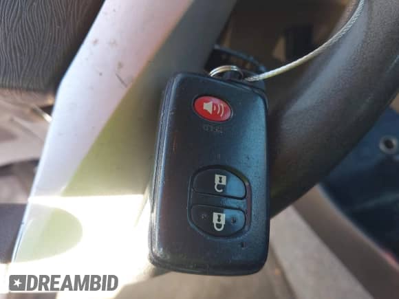 2015 Toyota Prius Two z VIN JTDKN3DU6F1992270, wystawiony jako IAAI lot #43478917 z przebiegiem 303 194 mil mil oraz . Historia ofert i sprzedaży dostępna na DreamBid. Obrazek 11.