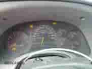 2004 Chevrolet TrailBlazer LS z VIN 1GNDS13S842317377, wystawiony jako Copart lot #82035225 z przebiegiem 261 074 mil mil oraz Czysty tytuł • Clean title. Historia ofert i sprzedaży dostępna na DreamBid. Obrazek 9.