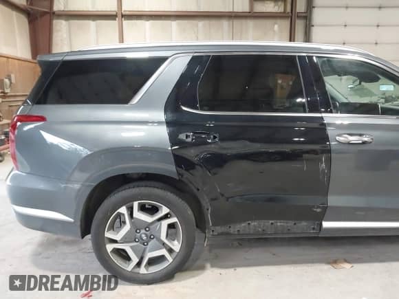 2025 Hyundai Palisade SEL Premium z VIN KM8R4DGEXSU829735, wystawiony jako IAAI lot #42816892 z przebiegiem 12 899 mil mil oraz . Historia ofert i sprzedaży dostępna na DreamBid. Obrazek 19.