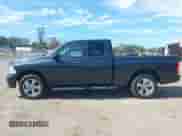 2018 Ram 1500 Tradesman z VIN 1C6RR7FG1JS348817, wystawiony jako IAAI lot #43195542 z przebiegiem 172 054 mil mil oraz . Historia ofert i sprzedaży dostępna na DreamBid. Obrazek 14.