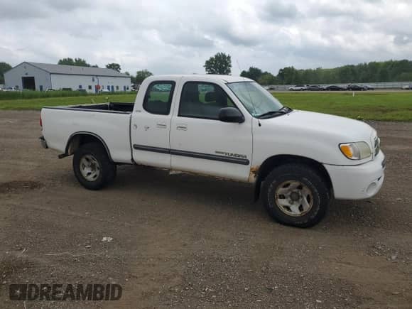 2004 Toyota Tundra SR5 z VIN 5TBBT44124S446978, wystawiony jako Copart lot #63937625 z przebiegiem 267 034 mil mil oraz Czysty tytuł • Clean title. Historia ofert i sprzedaży dostępna na DreamBid. Obrazek 4.