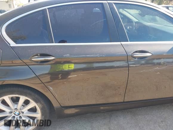 2015 BMW 5 Series 550i с VIN WBAKN9C53FD682327, выставлен на аукционе IAAI как лот 42314810 с пробегом 131 794 миль миль и . История ставок и продаж доступна на DreamBid. Изображение 20.