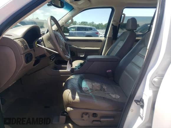 2002 Ford Explorer Eddie Bauer с VIN 1FMZU74W52UA69809, выставлен на аукционе Copart как лот 67541725 с пробегом 249 984 миль миль и Списание • Salvage title. История ставок и продаж доступна на DreamBid. Изображение 7.