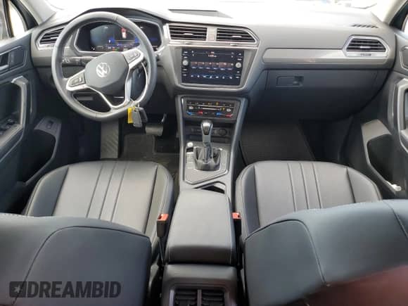 2024 Volkswagen Tiguan SE with VIN 3VV3B7AX5RM161323, listed as a Copart auction lot 68331275 with 5,533 mi miles and Salvage title. Bid and sale history available at DreamBid. Image 8.