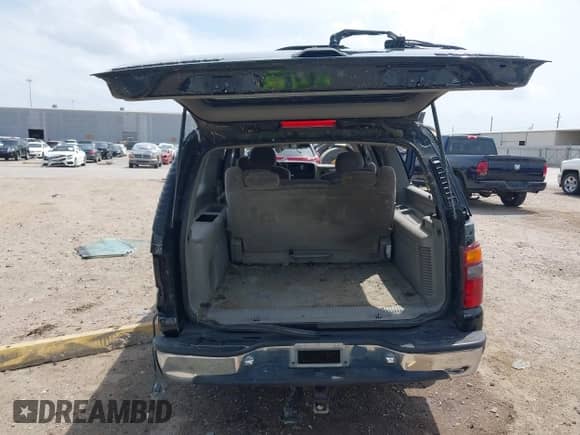 2001 Chevrolet Suburban LT с VIN 3GNEC16T01G205746, выставлен на аукционе IAAI как лот 42076054 с пробегом 250 683 миль миль и . История ставок и продаж доступна на DreamBid. Изображение 13.