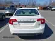 2015 Volvo S60 T5 Premier с VIN YV1612TB6F1306374, выставлен на аукционе IAAI как лот 41754953 с пробегом 117 508 миль миль и . История ставок и продаж доступна на DreamBid. Изображение 16.
