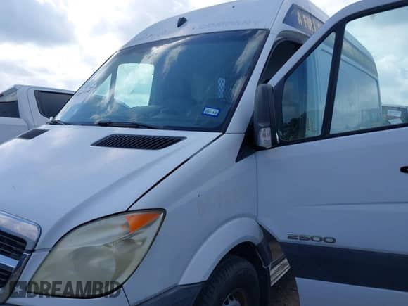 2008 Dodge Sprinter with VIN WD0PE745785276048, listed as a IAAI auction lot 42673730 with 91,977 mi miles and . Bid and sale history available at DreamBid. Image 6.