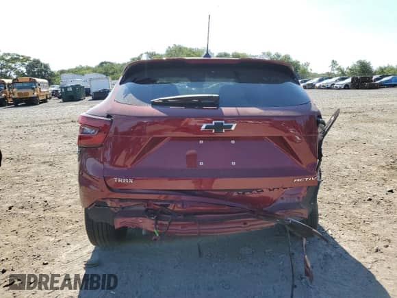 2024 Chevrolet Trax ACTIV with VIN KL77LKE21RC092935, listed as a Copart auction lot 70021075 with 3,726 mi miles and Salvage title. Bid and sale history available at DreamBid. Image 6.