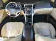 2014 Hyundai Sonata SE с VIN 5NPEC4ACXEH818293, выставлен на аукционе Copart как лот 86694955 с пробегом 175 182 миль миль и Списание • Salvage title. История ставок и продаж доступна на DreamBid. Изображение 8.