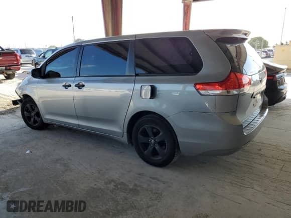 2014 Toyota Sienna L с VIN 5TDZK3DC9ES494614, выставлен на аукционе Copart как лот 57758975 с пробегом 147 221 миль миль и Списание • Salvage title. История ставок и продаж доступна на DreamBid. Изображение 2.