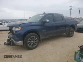 2022 Chevrolet Silverado 1500 LT с VIN 2GCPACED4N1506676, выставлен на аукционе Copart как лот 43747315 с пробегом 77 731 миль миль и Списание • Salvage title. История ставок и продаж доступна на DreamBid. Изображение 1.
