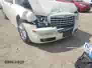 2007 Chrysler 300 Limited z VIN 2C3KA53G87H848990, wystawiony jako Copart lot #71257105 z przebiegiem 175 609 mil mil oraz Szkoda całkowita • Salvage title. Historia ofert i sprzedaży dostępna na DreamBid. Obrazek 9.