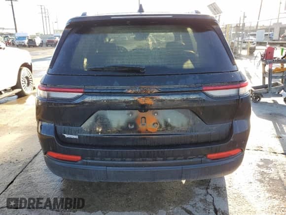 2023 Jeep Grand Cherokee Altitude с VIN 1C4RJGAG6PC662909, выставлен на аукционе Copart как лот 86827705 с пробегом 24 008 миль миль и Списание • Salvage title. История ставок и продаж доступна на DreamBid. Изображение 6.