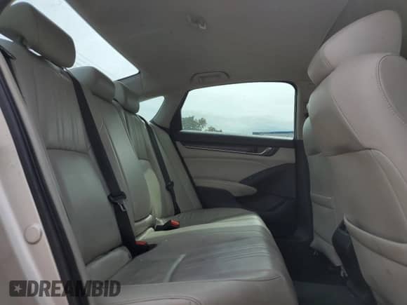 2018 Honda Accord Touring z VIN 1HGCV1F91JA021446, wystawiony jako Copart lot #81521125 z przebiegiem 123 865 mil mil oraz Szkoda całkowita • Salvage title. Historia ofert i sprzedaży dostępna na DreamBid. Obrazek 10.