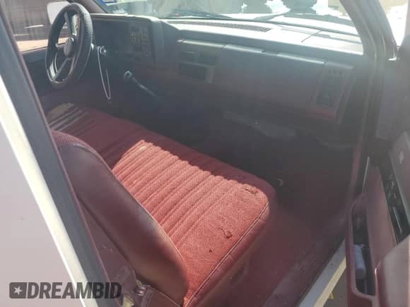 1989 Chevrolet Silverado 2500 z VIN 1GCGC24K2KE265182, wystawiony jako Copart lot #43181655 z przebiegiem 224 959 mil mil oraz Szkoda całkowita • Salvage title. Historia ofert i sprzedaży dostępna na DreamBid. Obrazek 8.