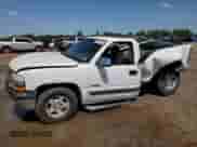 2000 Chevrolet Silverado 1500 z VIN 1GCEC14V6YZ109157, wystawiony jako Copart lot #56390975 z przebiegiem 624 462 mil mil oraz Szkoda całkowita • Salvage title. Historia ofert i sprzedaży dostępna na DreamBid. Obrazek 1.