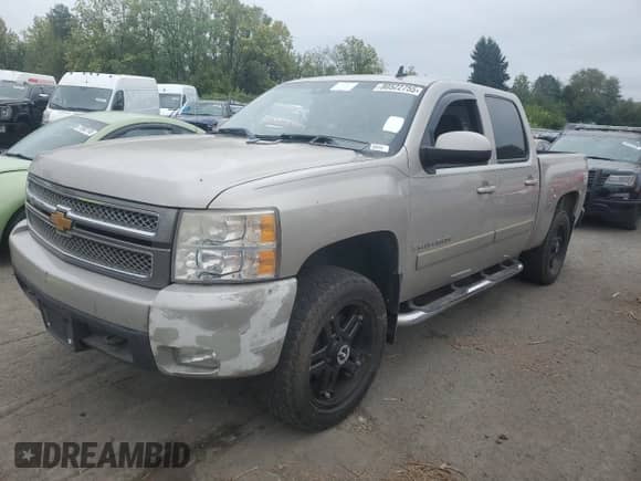 2007 Chevrolet Silverado 1500 LTZ z VIN 3GCEK13M17G551970, wystawiony jako Copart lot #80522755 z przebiegiem Nie podano mil oraz Czysty tytuł • Clean title. Historia ofert i sprzedaży dostępna na DreamBid. Obrazek 1.