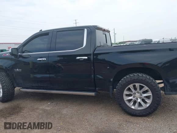 2021 Chevrolet Silverado 1500 LTZ with VIN 3GCUYGEL1MG292569, listed as a IAAI auction lot 42303348 with 43,636 mi miles and . Bid and sale history available at DreamBid. Image 15.