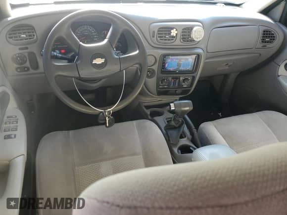 2007 Chevrolet TrailBlazer LS с VIN 1GNDS13S272182448, выставлен на аукционе Copart как лот 71677675 с пробегом 142 895 миль миль и Списание • Salvage title. История ставок и продаж доступна на DreamBid. Изображение 8.