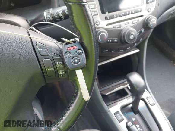 2007 Honda Accord EX-L с VIN 1HGCM56867A169831, выставлен на аукционе IAAI как лот 42842140 с пробегом 324 052 миль миль и . История ставок и продаж доступна на DreamBid. Изображение 11.