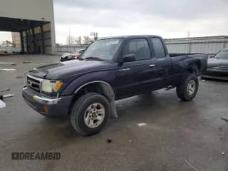 1998 Toyota Tacoma z VIN 4TAWM72N7WZ156777, wystawiony jako Copart lot #80506234 z przebiegiem 341 312 mil mil oraz Szkoda całkowita • Salvage title. Historia ofert i sprzedaży dostępna na DreamBid. Obrazek 1.