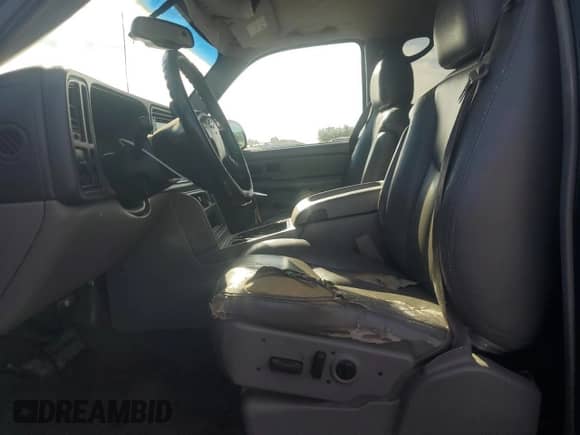 2006 Chevrolet Avalanche Z66 with VIN 3GNEC12Z66G116507, listed as a Copart auction lot 70022605 with 131,173 mi miles and Salvage title. Bid and sale history available at DreamBid. Image 7.