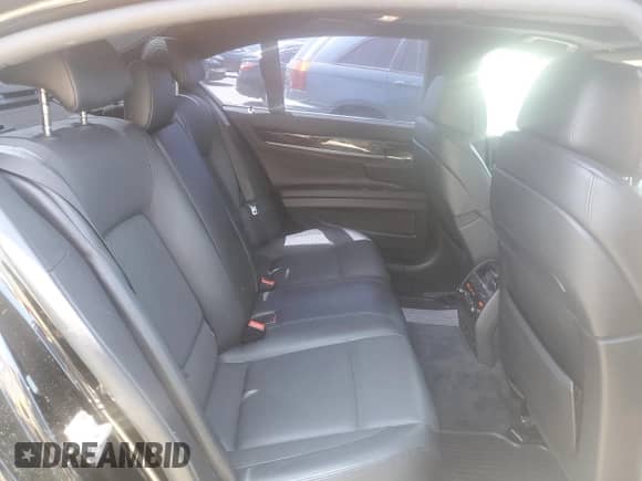 2011 BMW 7 Series 750i z VIN WBAKA8C54BCY37151, wystawiony jako Copart lot #59629625 z przebiegiem 189 662 mil mil oraz Czysty tytuł • Clean title. Historia ofert i sprzedaży dostępna na DreamBid. Obrazek 10.