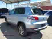 2017 Volkswagen Tiguan Wolfsburg Edition с VIN WVGRV7AX6HK008936, выставлен на аукционе IAAI как лот 42666910 с пробегом 101 775 миль миль и . История ставок и продаж доступна на DreamBid. Изображение 3.