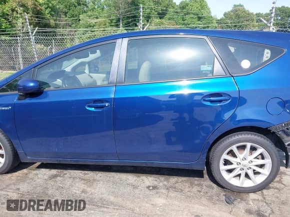 2013 Toyota Prius Two with VIN JTDZN3EU3D3189737, listed as a IAAI auction lot 42292943 with 212,697 mi miles and . Bid and sale history available at DreamBid. Image 14.