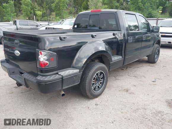 2007 Ford F-150 XLT с VIN 1FTPW02597KB14289, выставлен на аукционе IAAI как лот 42298468 с пробегом 192 939 миль миль и . История ставок и продаж доступна на DreamBid. Изображение 4.