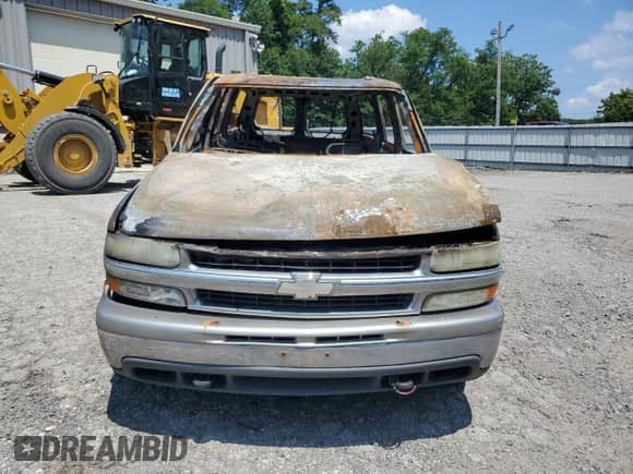 2002 Chevrolet Suburban LT z VIN 3GNGK26G12G301147, wystawiony jako Copart lot #65392395 z przebiegiem Nie podano mil oraz Szkoda całkowita • Salvage title. Historia ofert i sprzedaży dostępna na DreamBid. Obrazek 5.