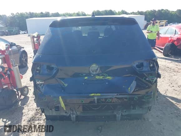 2024 Volkswagen Tiguan SE с VIN 3VVMB7AX9RM125851, выставлен на аукционе IAAI как лот 42265007 с пробегом 6 064 миль миль и . История ставок и продаж доступна на DreamBid. Изображение 17.