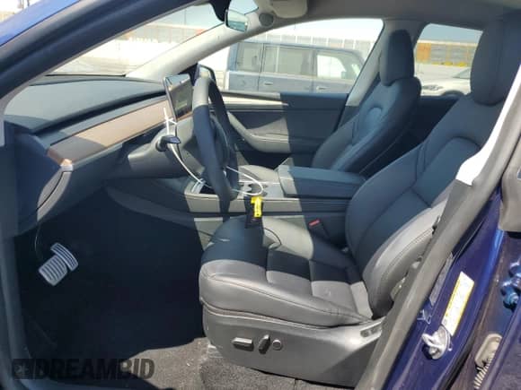 2023 Tesla Model Y Performance с VIN 7SAYGDEF2PF912002, выставлен на аукционе Copart как лот 70494555 с пробегом 12 605 миль миль и Списание • Salvage title. История ставок и продаж доступна на DreamBid. Изображение 7.