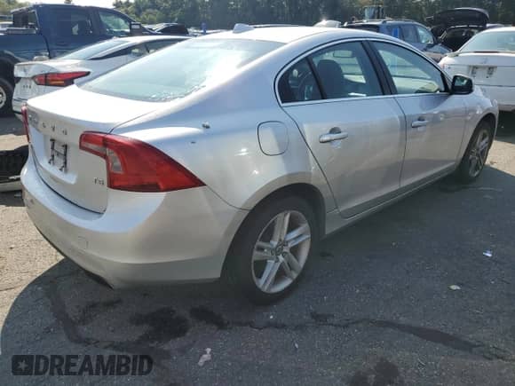 2014 Volvo S60 T5 with VIN YV1612FS6E2278399, listed as a Copart auction lot 71398215 with 172,956 mi miles and Salvage title. Bid and sale history available at DreamBid. Image 3.