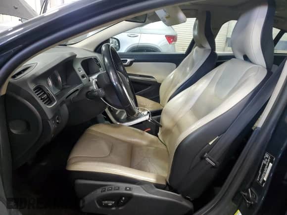 2013 Volvo S60 T6 R-Design Platinum с VIN YV1902FH1D1229913, выставлен на аукционе Copart как лот 71681125 с пробегом 129 365 миль миль и Чистый • Clean title. История ставок и продаж доступна на DreamBid. Изображение 7.