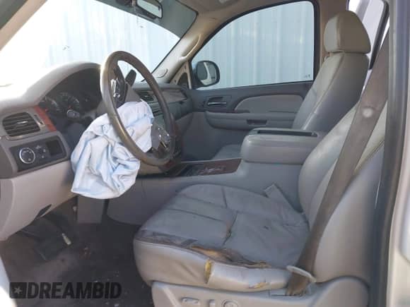 2008 Chevrolet Tahoe LTZ с VIN 1GNFC13JX8R255782, выставлен на аукционе IAAI как лот 41966275 с пробегом 240 386 миль миль и . История ставок и продаж доступна на DreamBid. Изображение 5.