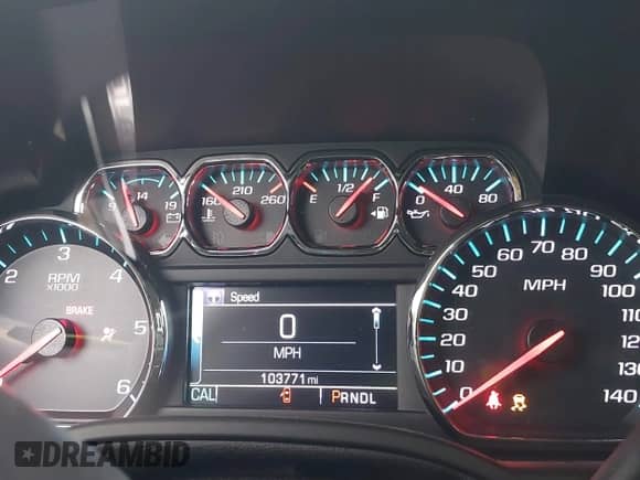 2018 Chevrolet Tahoe LT z VIN 1GNSKBKC7JR351112, wystawiony jako IAAI lot #41732631 z przebiegiem 103 771 mil mil oraz . Historia ofert i sprzedaży dostępna na DreamBid. Obrazek 7.