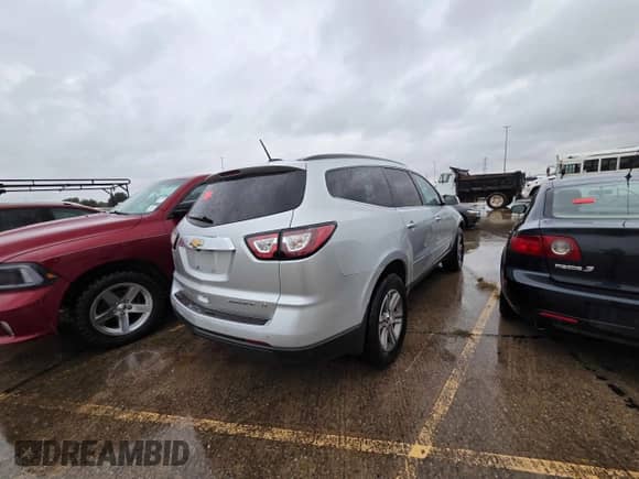 2016 Chevrolet Traverse LT z VIN 1GNKRHKD1GJ163328, wystawiony jako Copart lot #90302555 z przebiegiem 154 702 mil mil oraz Czysty tytuł • Clean title. Historia ofert i sprzedaży dostępna na DreamBid. Obrazek 4.